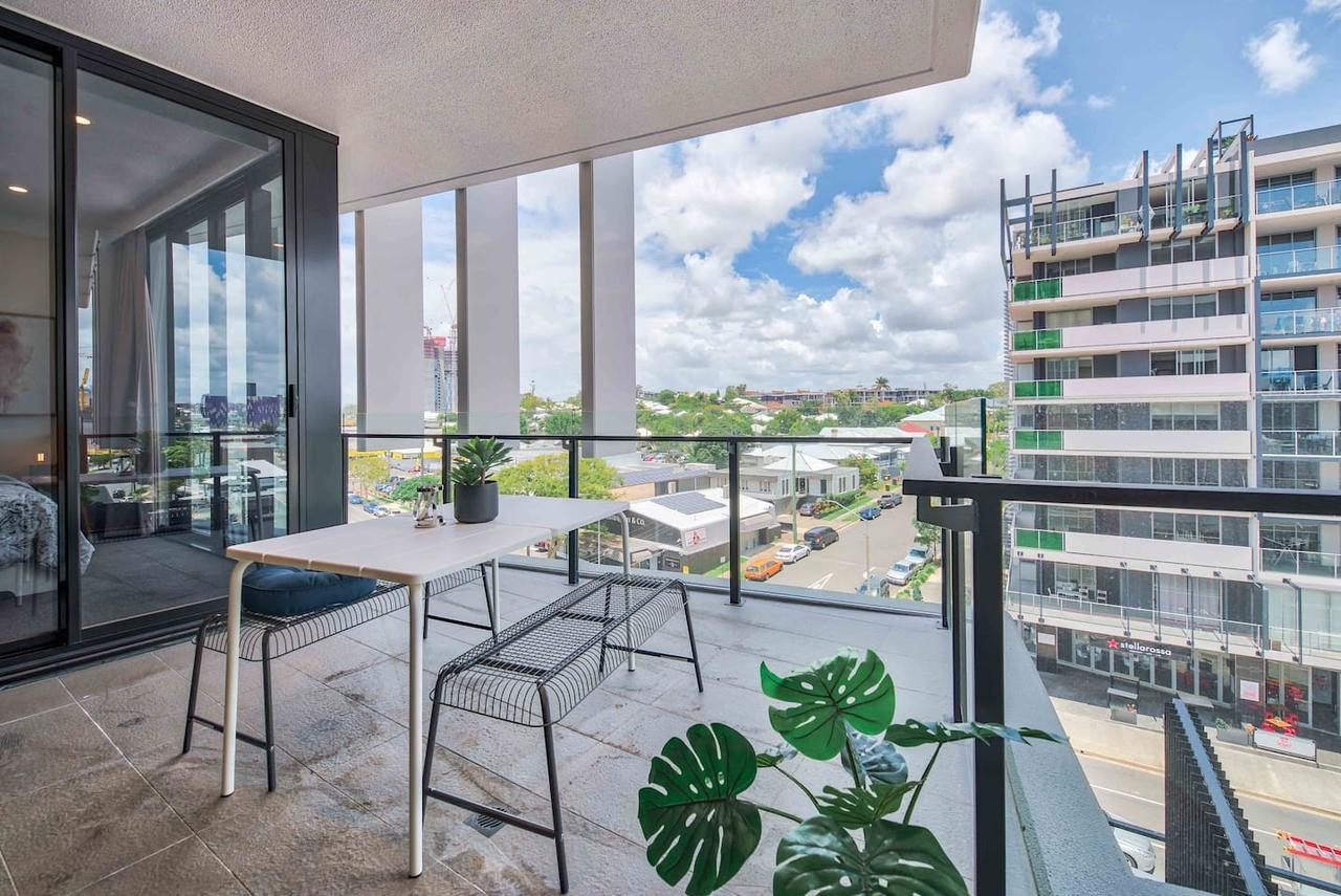 Modern Apartment With Balcony & Parking Брисбен Экстерьер фото
